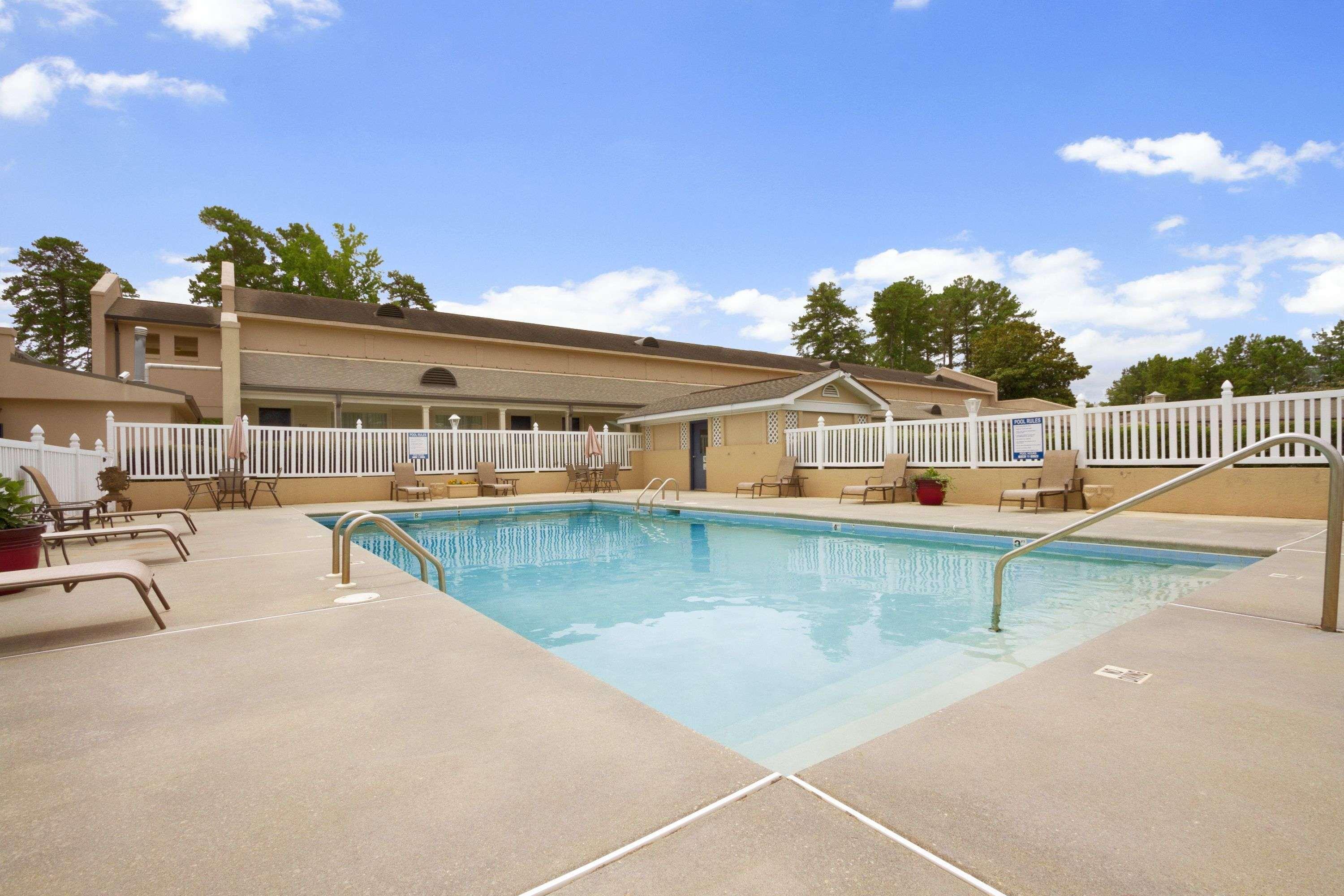Days Inn By Wyndham Alexander City Extérieur photo